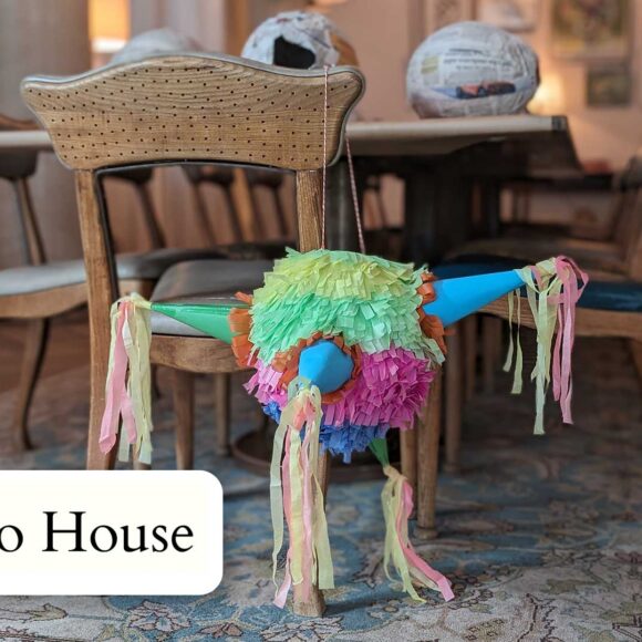 Piñatas entre adultos en Soho House