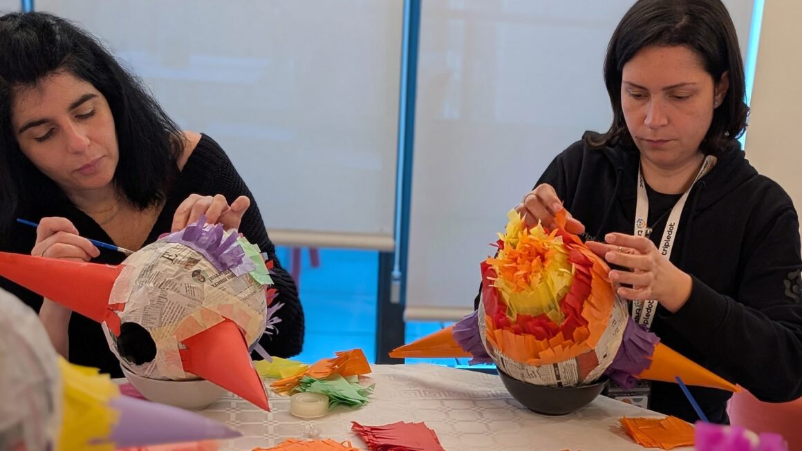 Tripledot-Studios-pinatas-evento-Taller-Balam-03 Piñatas mexicanas en Tripledot Studios