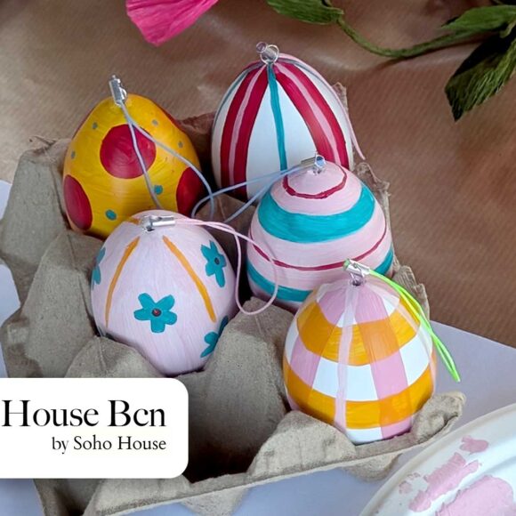 Easter egg painting en Pool House Bcn by Soho